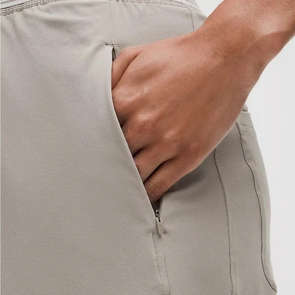 NWT LULULEMON - Swift Relaxed Short 9" Logo Waist - $78 - XL - Picture 4 of 11